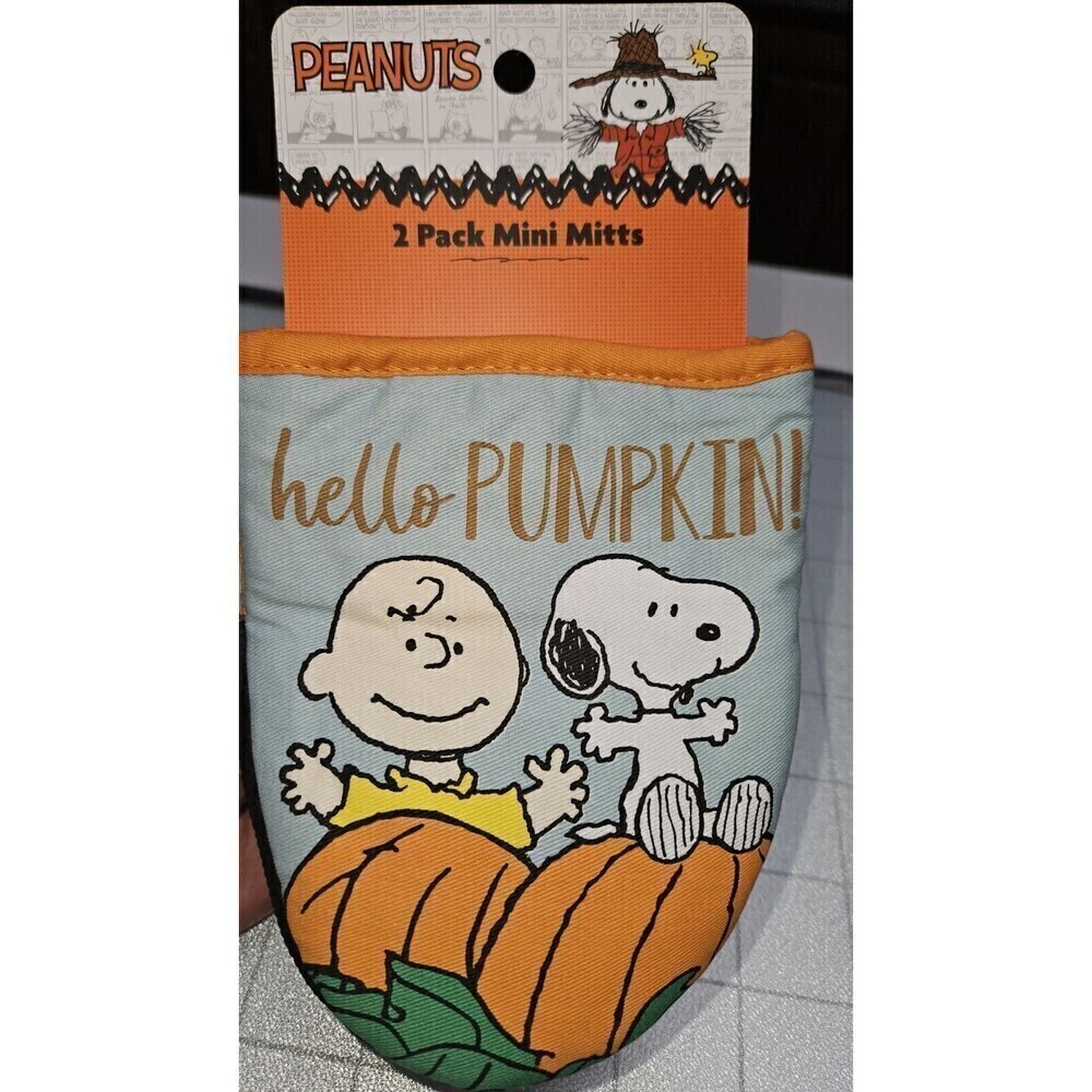 Peanuts Snoopy Fall Charlie Brown 2 Kitchen Mini Oven Mitts Halloween NEW